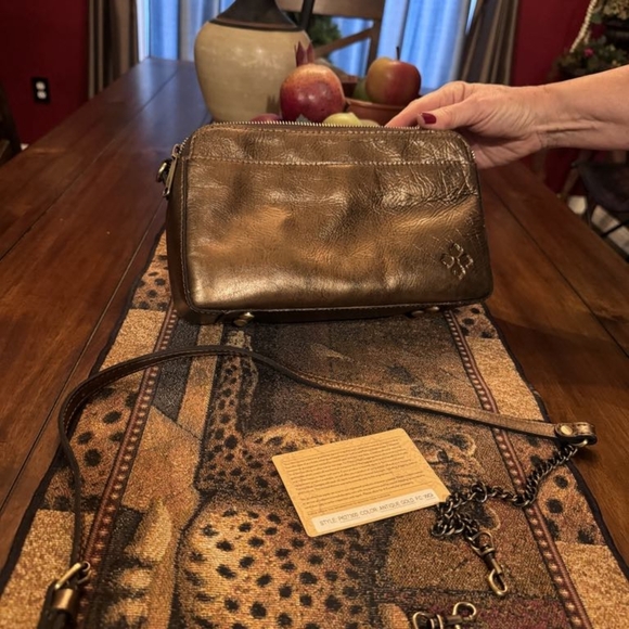 Patricia Nash Chambery Crossbody in Antique Gold, Unused and Beautiful - Picture 2 of 11